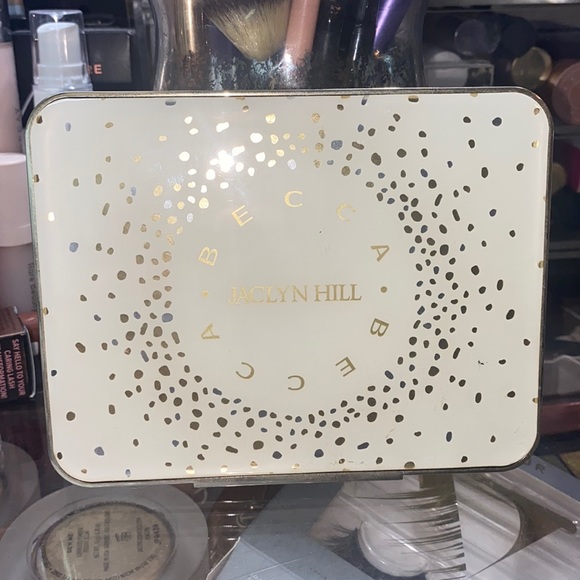 Jaclyn Hill x Becca face palette! - Picture 1 of 3